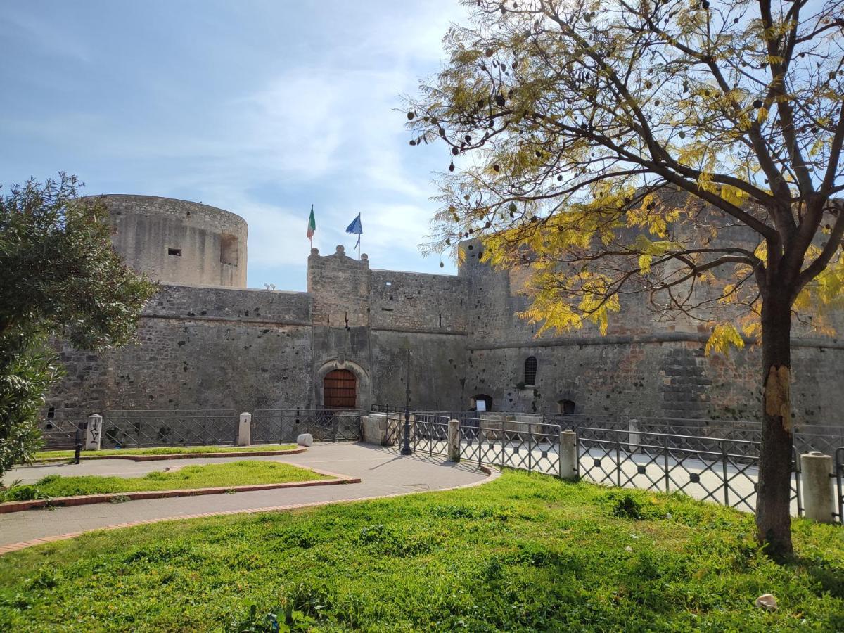Dimora Della Marchesa - Al Duomo Manfredonia Exterior foto